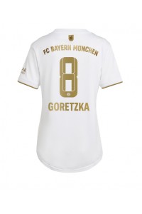Bayern Munich Leon Goretzka #8 Voetbaltruitje Uit tenue Dames 2022-23 Korte Mouw